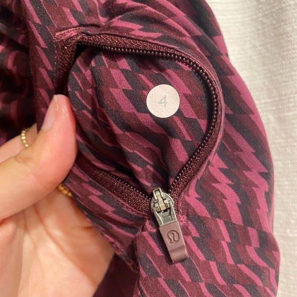 Lululemon Tracker shorts - Picture 3 of 3